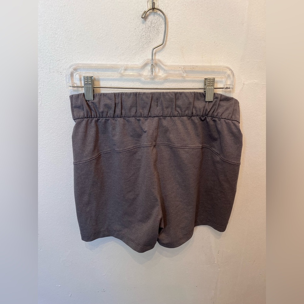 Lululemon On the Fly Short 2.5" Heathered Slate Size 6 - Picture 6 of 8